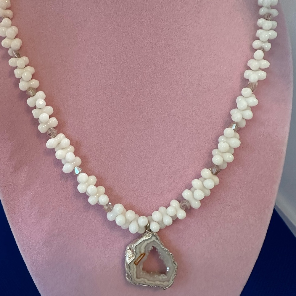 Cream Sea Shell Bone Beads with Agate Slice Necklace Set